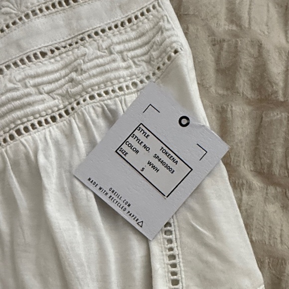 O'Neill White Sleeveless Tank Top - Picture 3 of 6